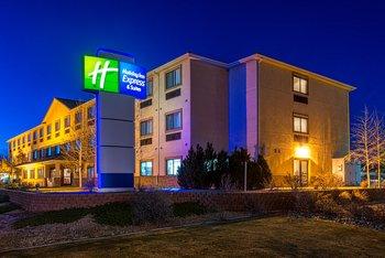 Holiday Inn Express & Suites