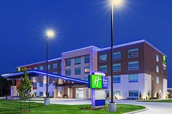 Holiday Inn Express & Suites Parsons