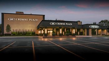 Crowne Plaza Chicago-Northbrook